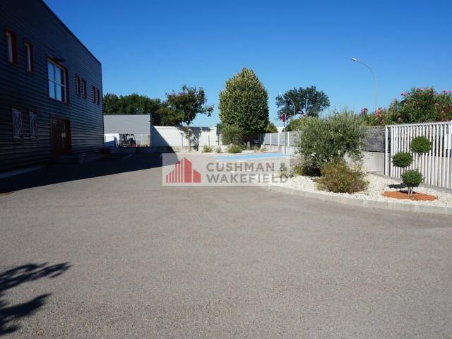 Local Commercial location à Nîmes