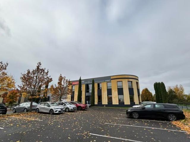 Local Commercial location à Chavanne, Arnas