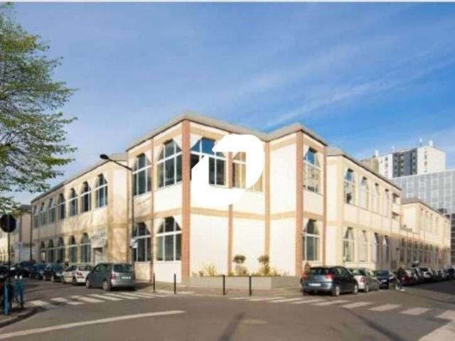 Local Commercial location à Saint-Denis, Aubervilliers