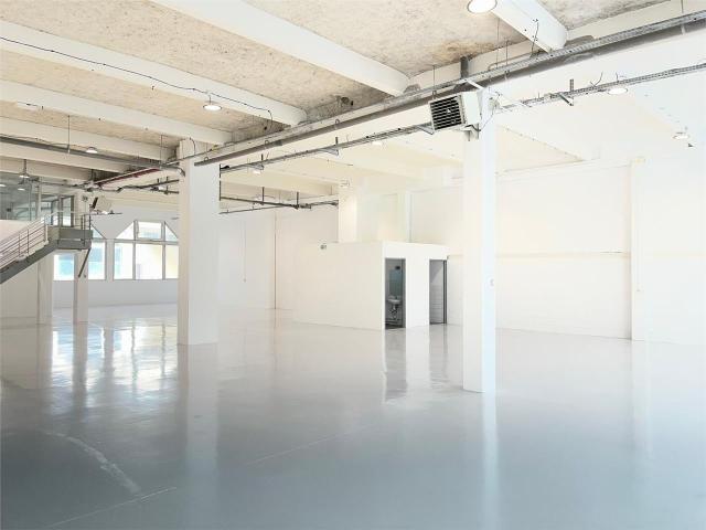 Local Commercial location à Saint-Denis, Aubervilliers