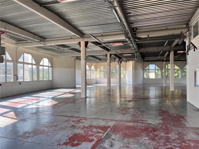 Local Commercial location à Saint-Denis, Aubervilliers