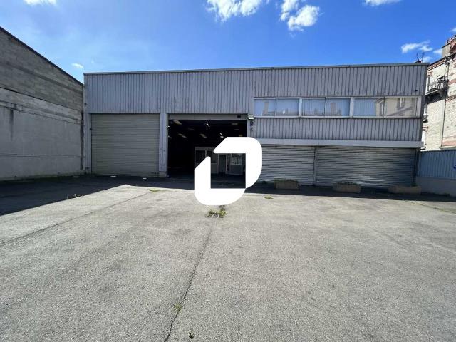 Local Commercial location à Saint-Denis, Aubervilliers