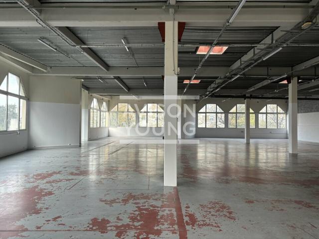 Local Commercial location à Saint-Denis, Aubervilliers