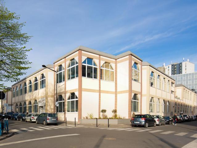 Local Commercial location à Saint-Denis, Aubervilliers
