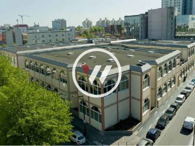 Local Commercial location à Saint-Denis, Aubervilliers