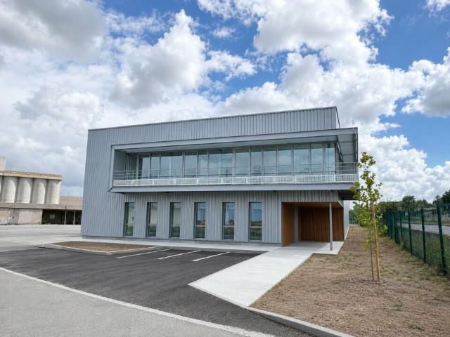 Local Commercial location à Bordeaux, Bassens