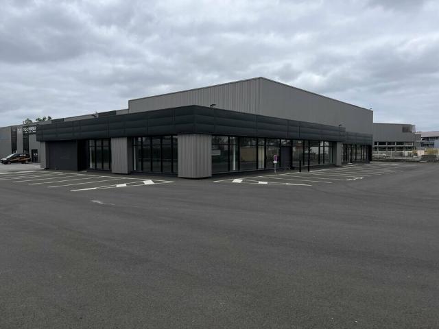 Local Commercial location à Angers, Beaucouzé