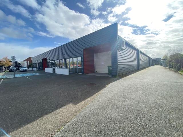 Local Commercial location à Bordeaux, Pessac