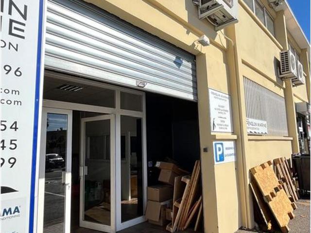 Local Commercial location à Grasse, Biot