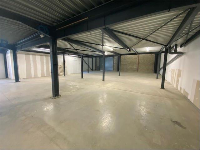 Local Commercial location à Aix-en-Provence, Bouc-bel-air
