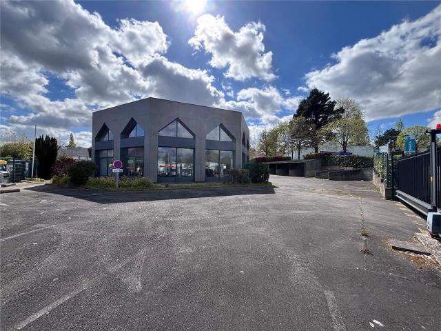 Local Commercial location à Nantes, Bouguenais