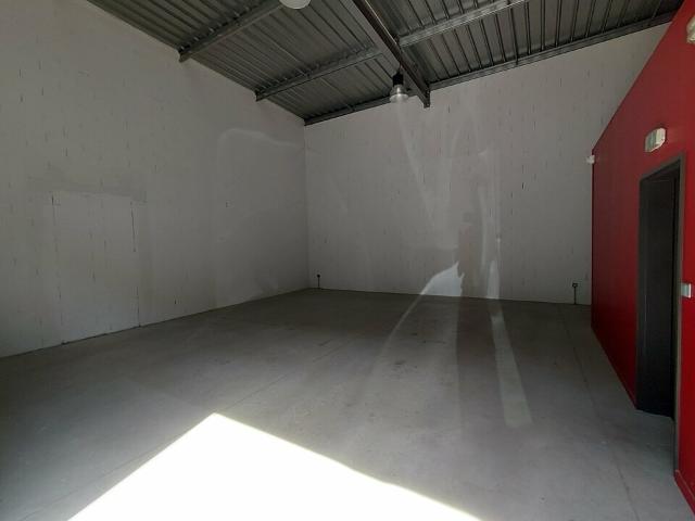 Local Commercial location à Eurocentre, Bouloc