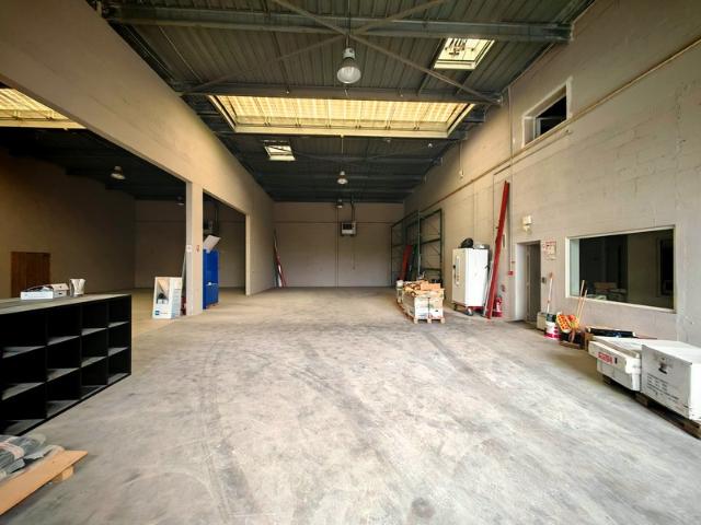 Local Commercial location à Torcy, Brie-comte-robert