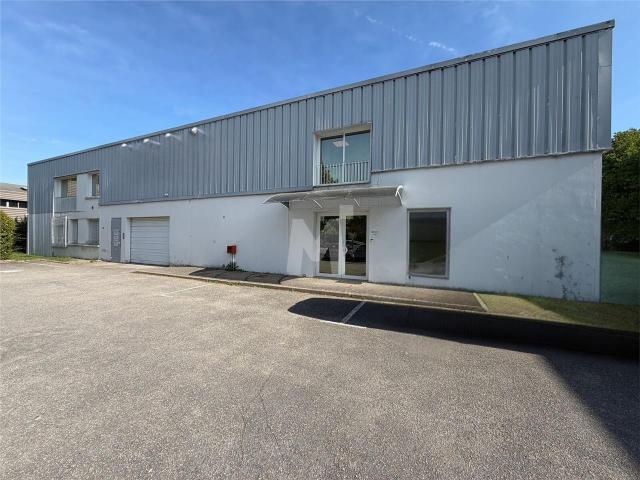 Local Commercial location à Versailles, Buc