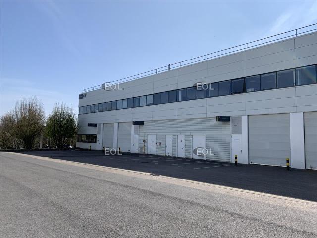 Local Commercial location à Pontoise, Neuville-sur-oise
