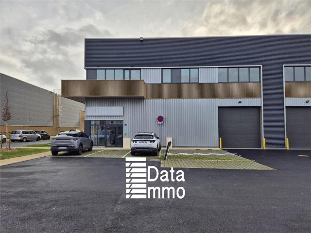 Local Commercial location à Torcy, Chalifert