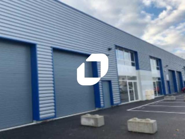 Local Commercial location à Senlis, Chambly