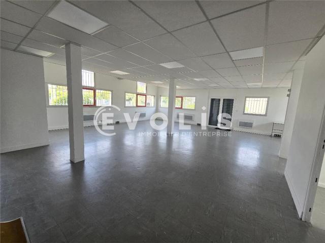 Local Commercial location à Palaiseau, Champlan