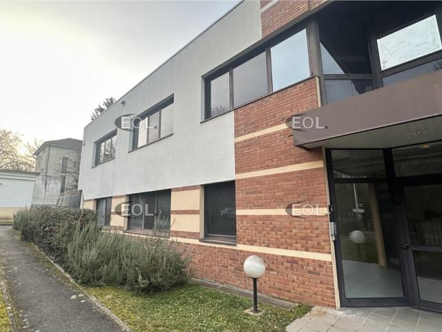 Local Commercial location à Torcy, Champs-sur-marne