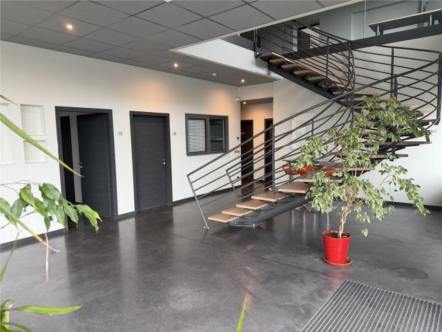 Local Commercial location à Toulouse, Colomiers