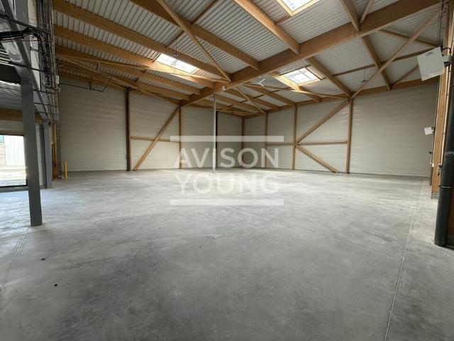 Local Commercial location à Torcy, Courtry