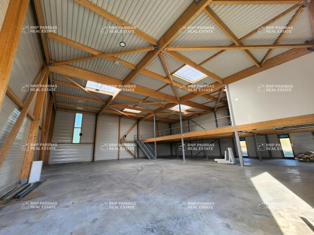 Local Commercial location à Torcy, Courtry