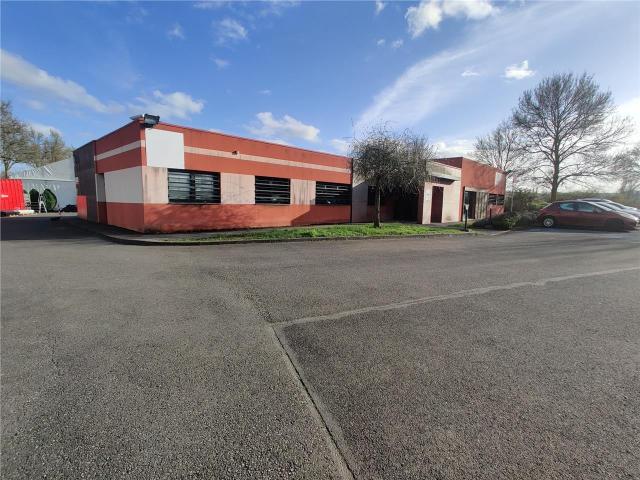 Local Commercial location à Douai, Cuincy
