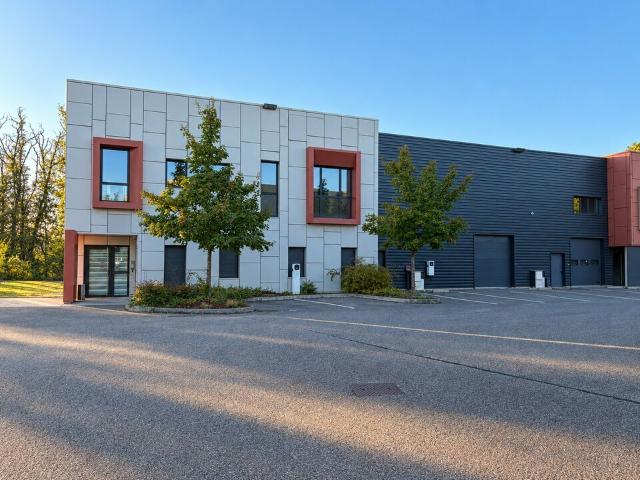 Local Commercial location à Dardilly, Rhône