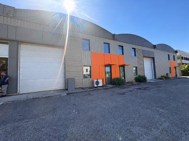 Local Commercial location à Dardilly, Rhône