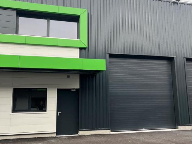 Local Commercial location à Grenoble, Domène