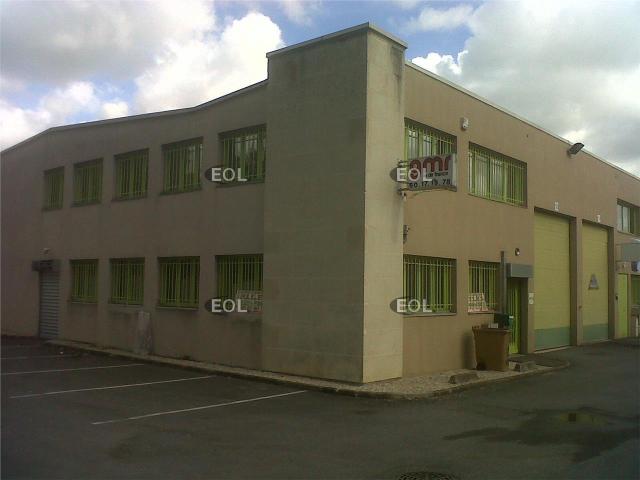 Local Commercial location à Torcy, Emerainville