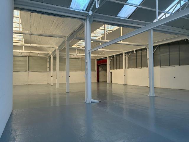 Local Commercial location à Saint-Denis, Epinay-sur-seine