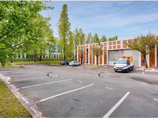 Local Commercial location à Pontoise, Eragny