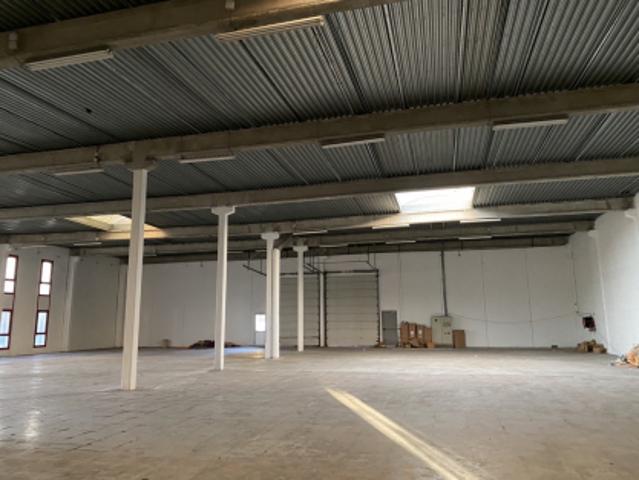 Local Commercial location à Pontoise, Eragny