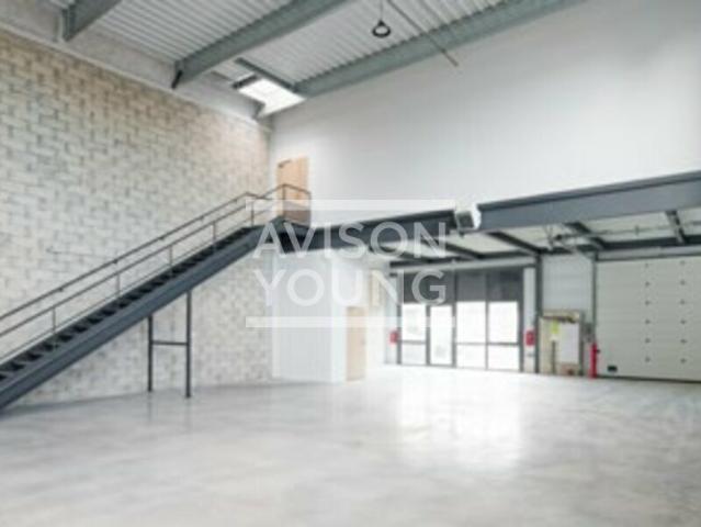 Local Commercial location à Pontoise, Eragny