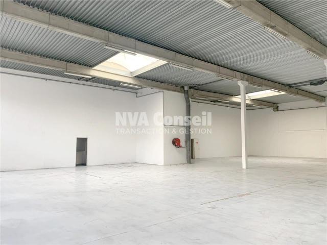 Local Commercial location à Pontoise, Eragny