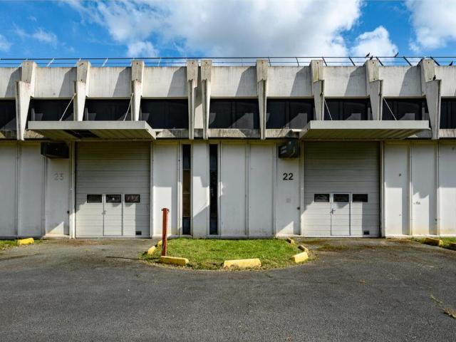 Local Commercial location à Évry, Petit-bourg