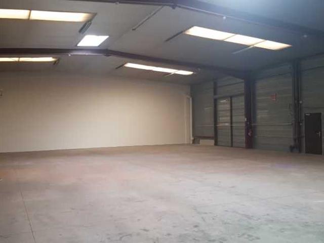 Local Commercial location à Bordeaux, Gradignan