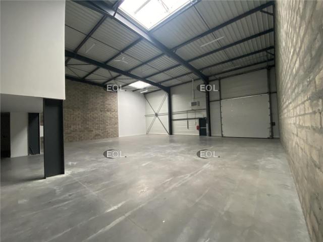 Local Commercial location à Évry, Grigny