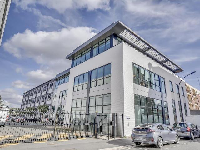 Local Commercial location à L'Haÿ-les-Roses, Ivry-sur-seine