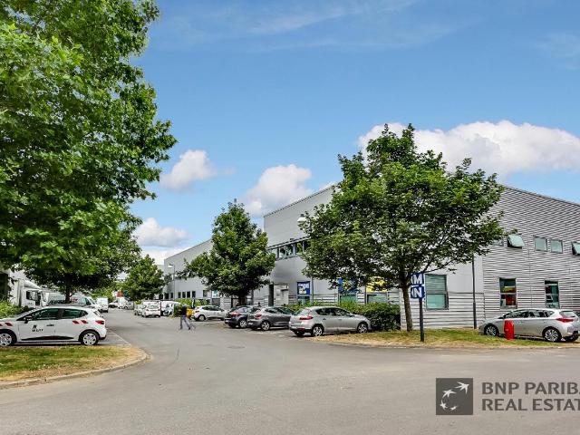 Local Commercial location à L'Haÿ-les-Roses, Ivry-sur-seine