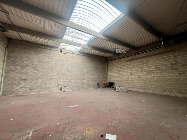 Local Commercial location à Saint-Denis, La Courneuve