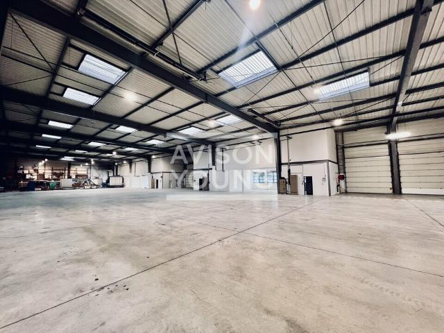 Local Commercial location à Saint-Denis, La Courneuve