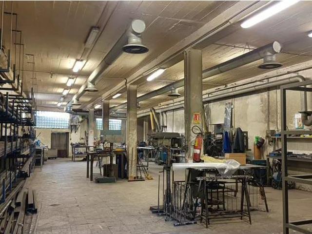 Local Commercial location à La Courneuve, 4000 Nord