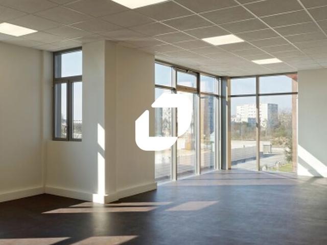 Local Commercial location à Le Raincy, Le Blanc-mesnil
