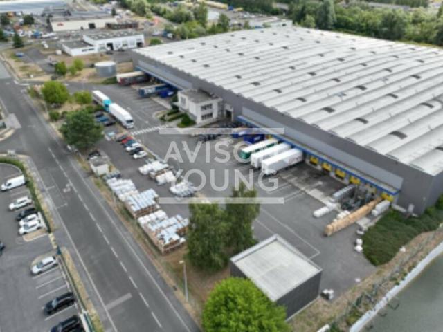 Local Commercial location à Compiègne, Le Meux
