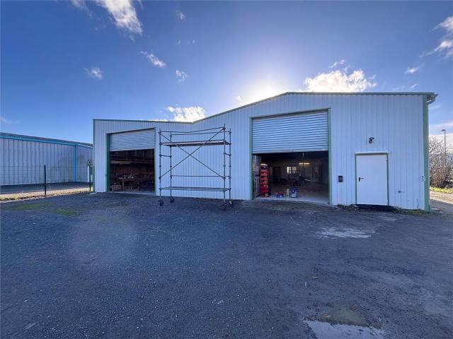 Local Commercial location à Nantes, Le Pallet