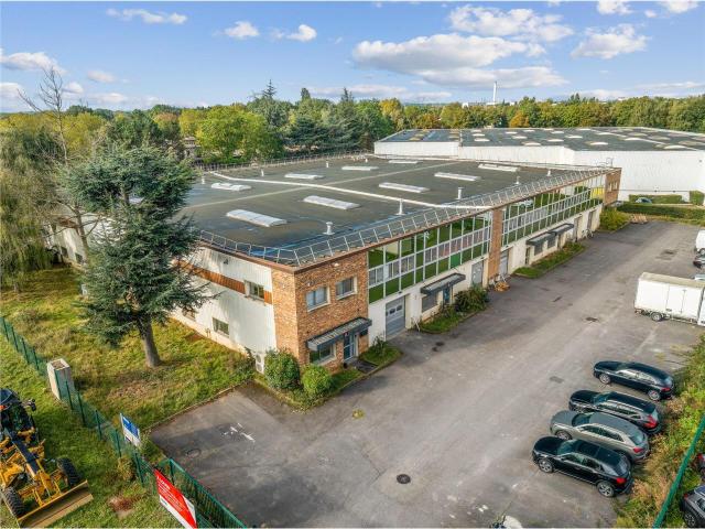 Local Commercial location à Palaiseau, Les Ulis