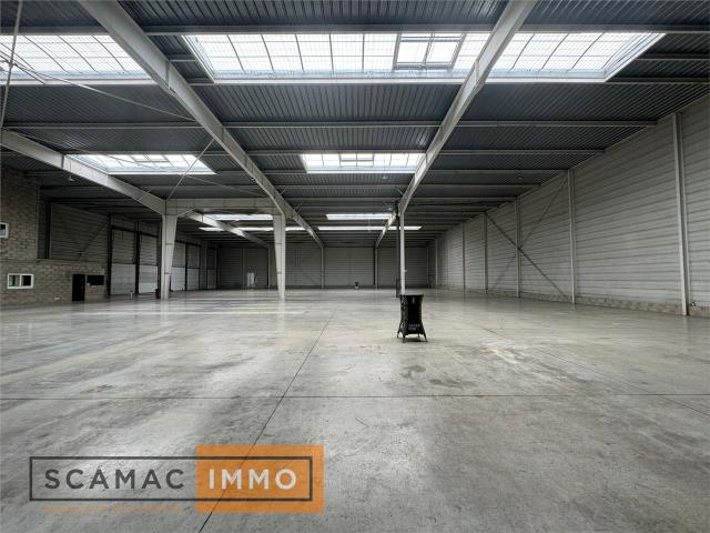 Local Commercial location à Évry, Lisses