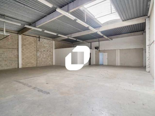 Local Commercial location à Torcy, Lognes